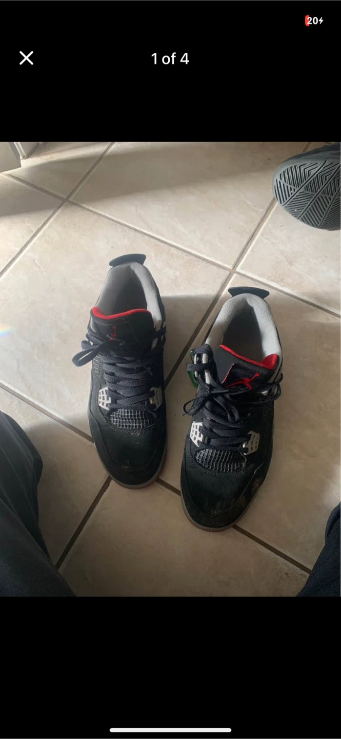 Air Jordan 4 Breds