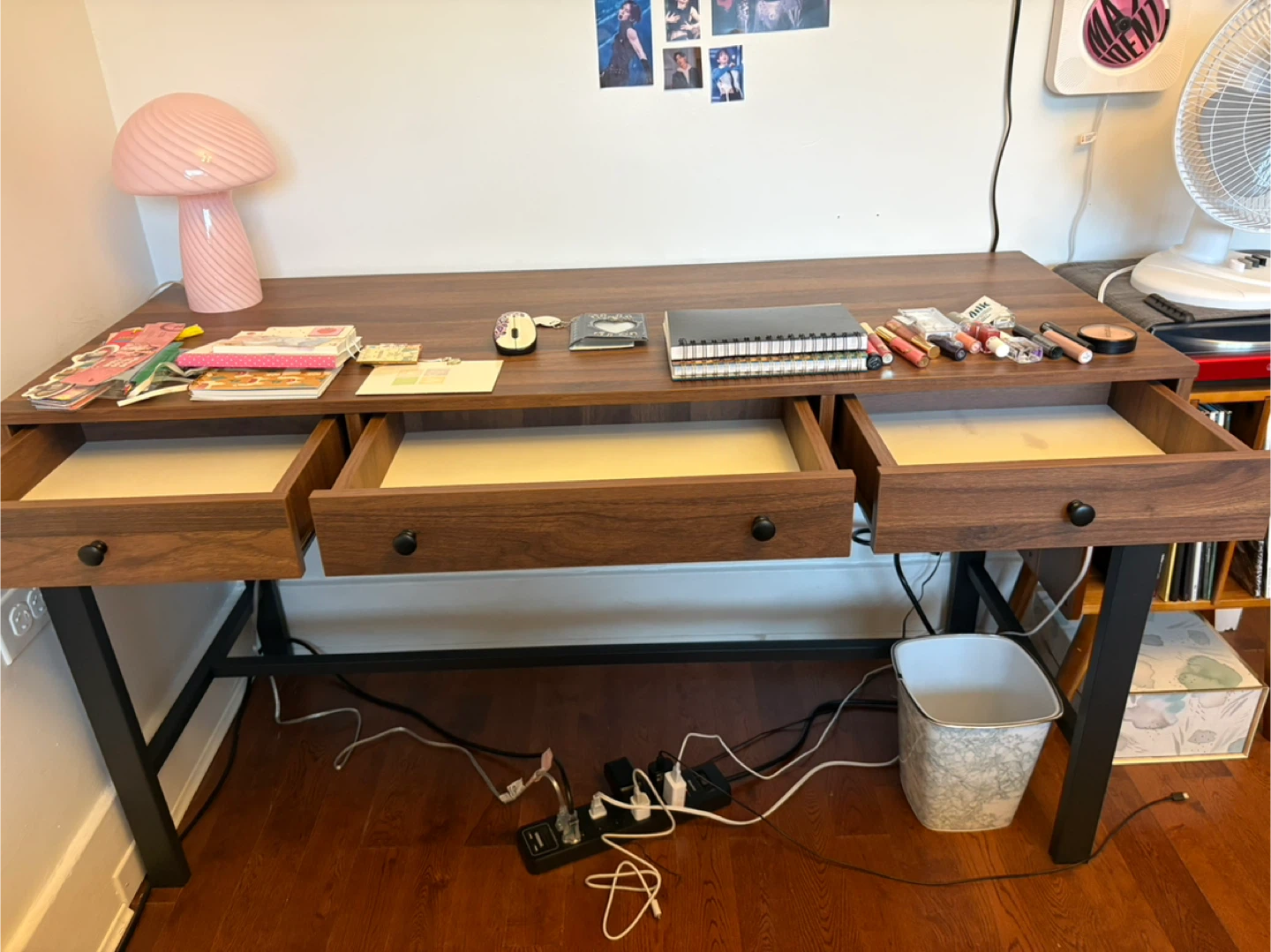 Desk with Black Metal Frame - photo 3