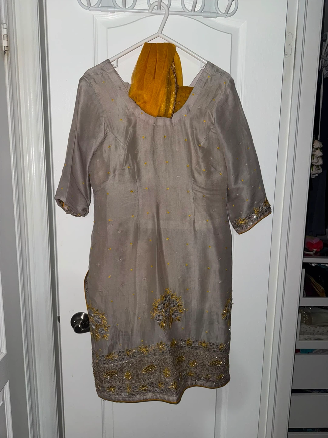 Grey and Gold Embroidered Kurti with Dupatta - photo 3