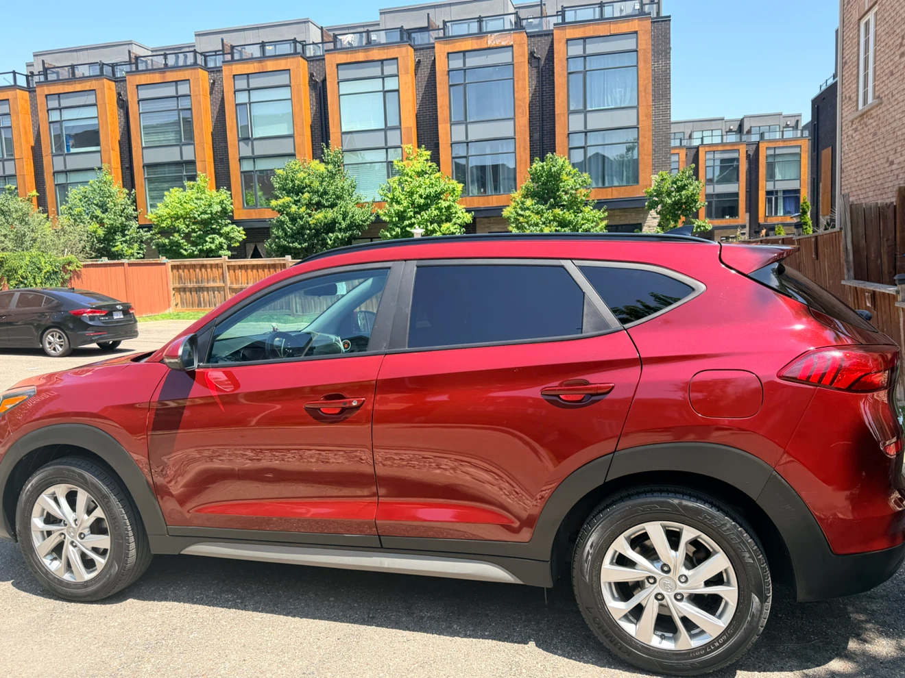 Hyundai Tucson SUV - photo 2