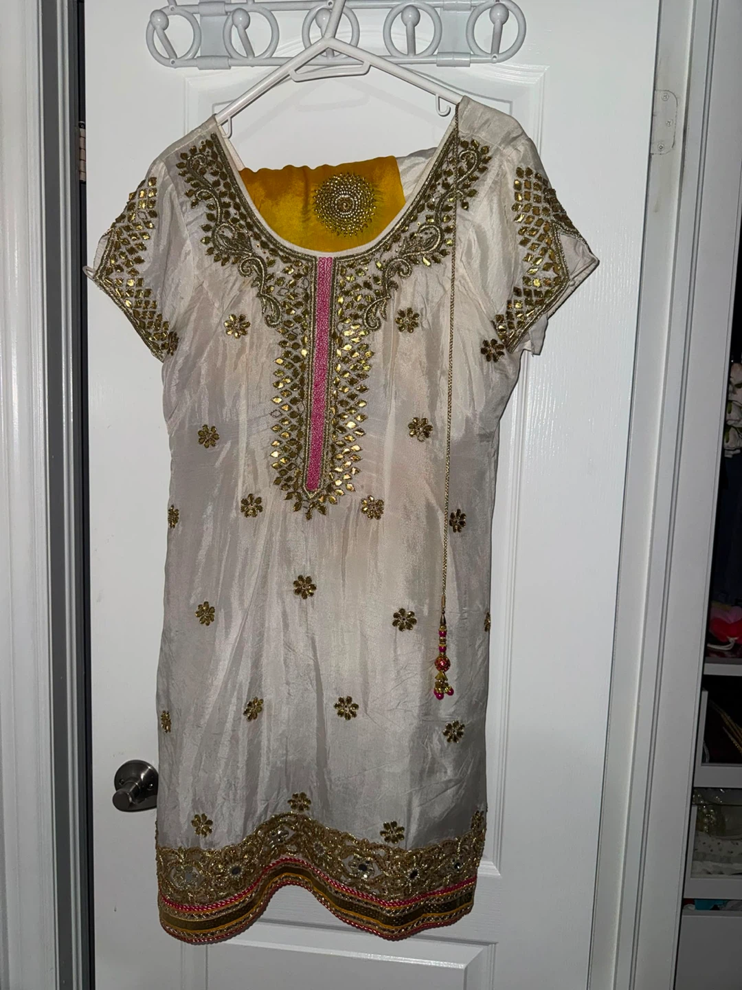 White, pink and yellow Punjabi suit with Kundan embroidery - photo 2