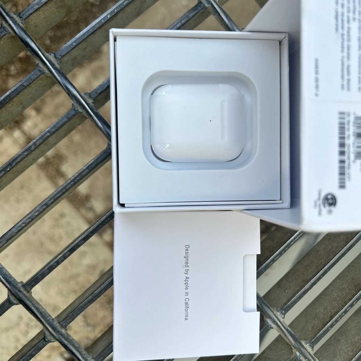 Apple AirPods with Charging Case - photo 2