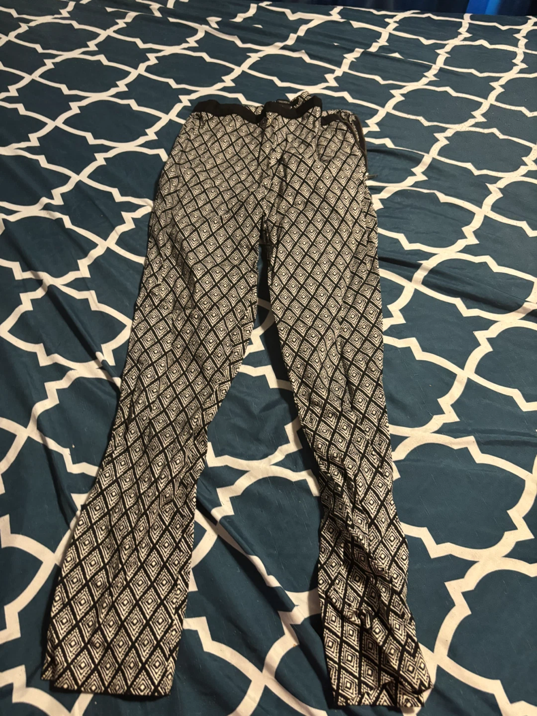 Forever 21 Geometric Print Pants