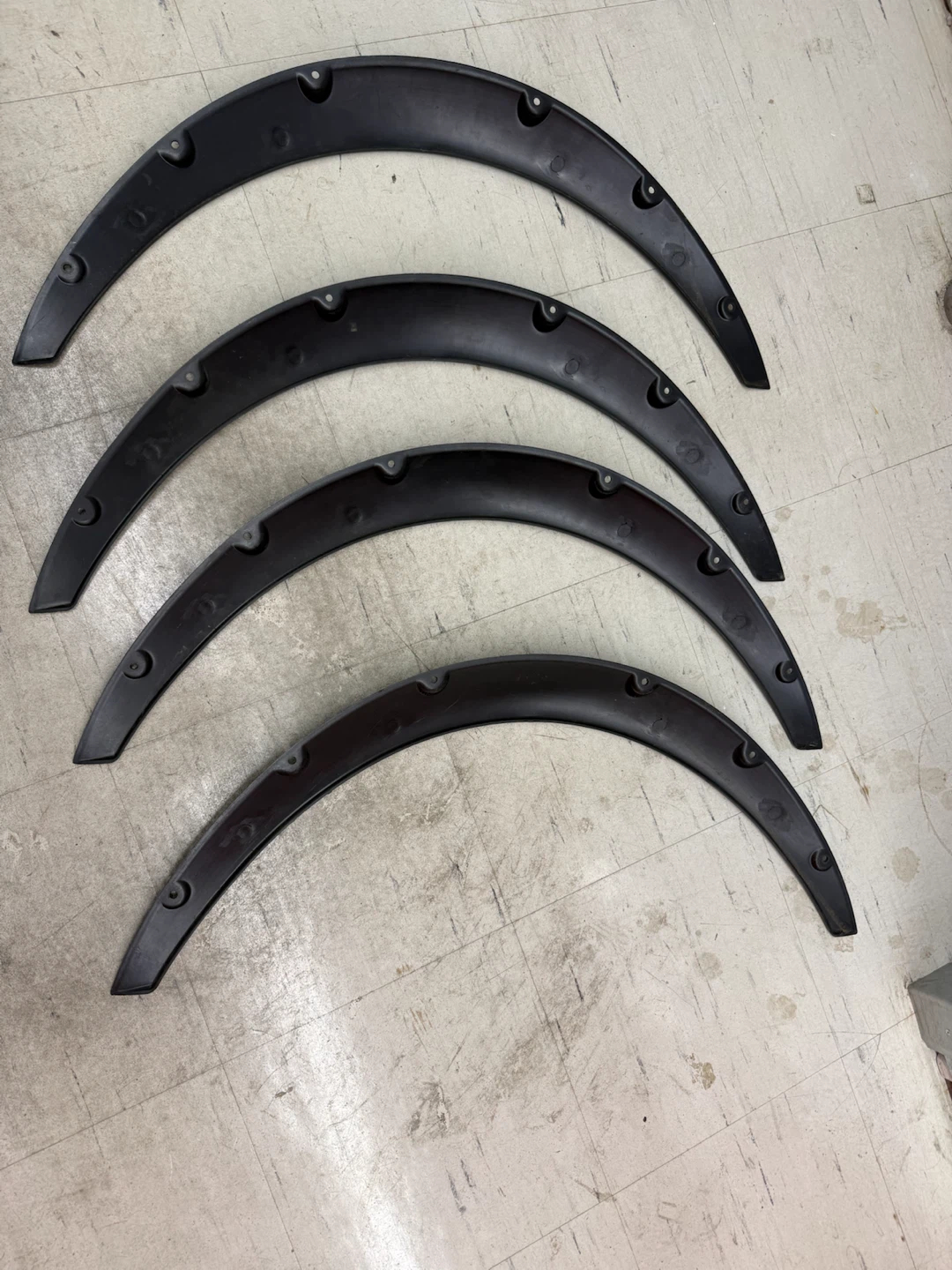 Fender Flares Set for a Chevy Cobalt SS - photo 2
