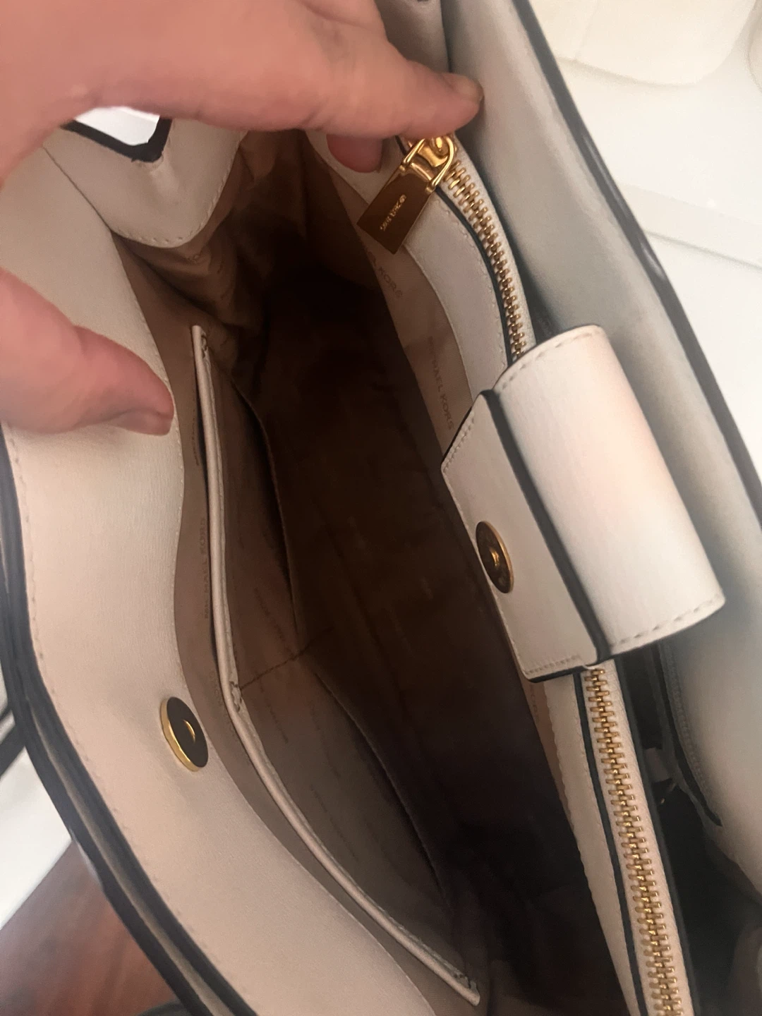 Michael Kors White Leather Studded Satchel Handbag - photo 4