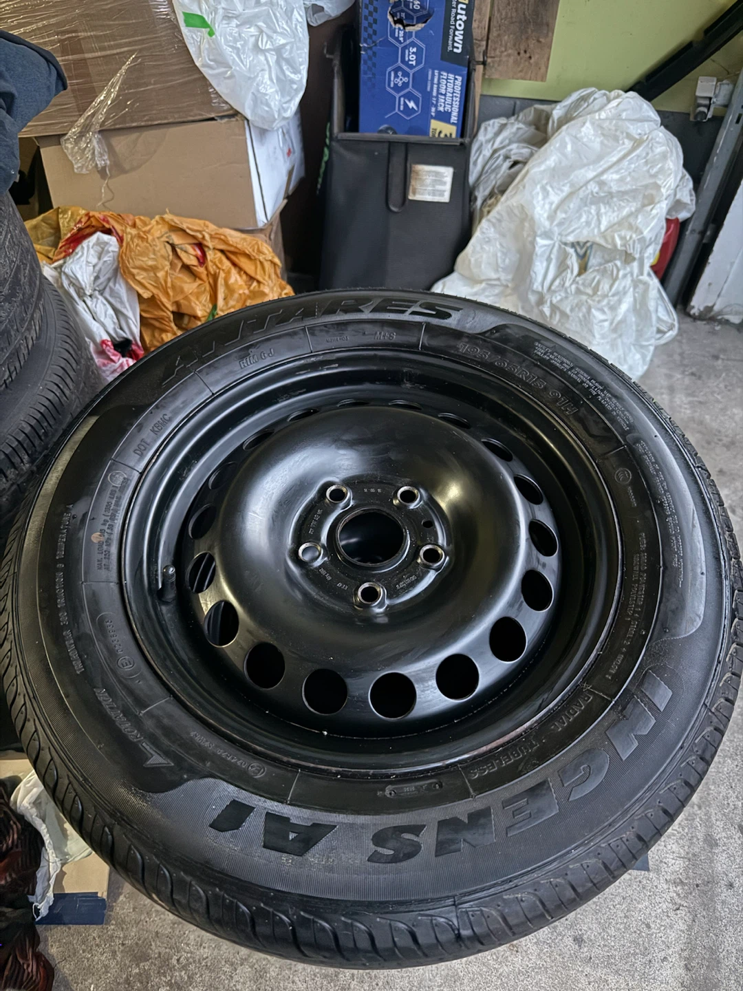 Rims and tires for Jetta 5x112 - photo 5