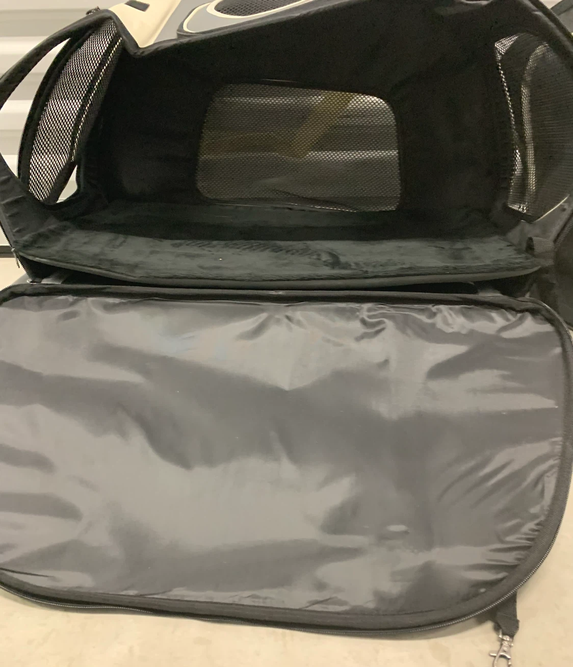 Pet Carrier Rolling Bag - photo 4