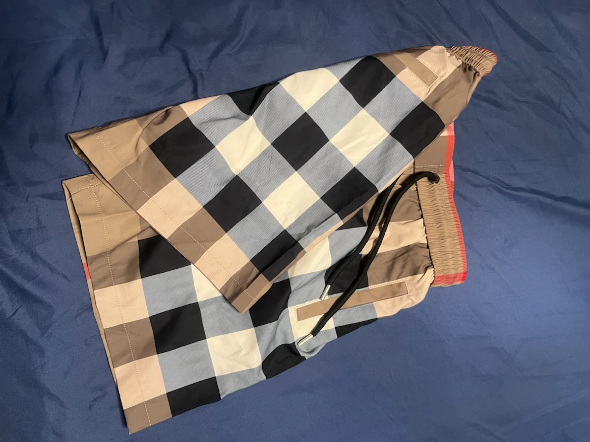 Brand new Burberry shorts - photo 4