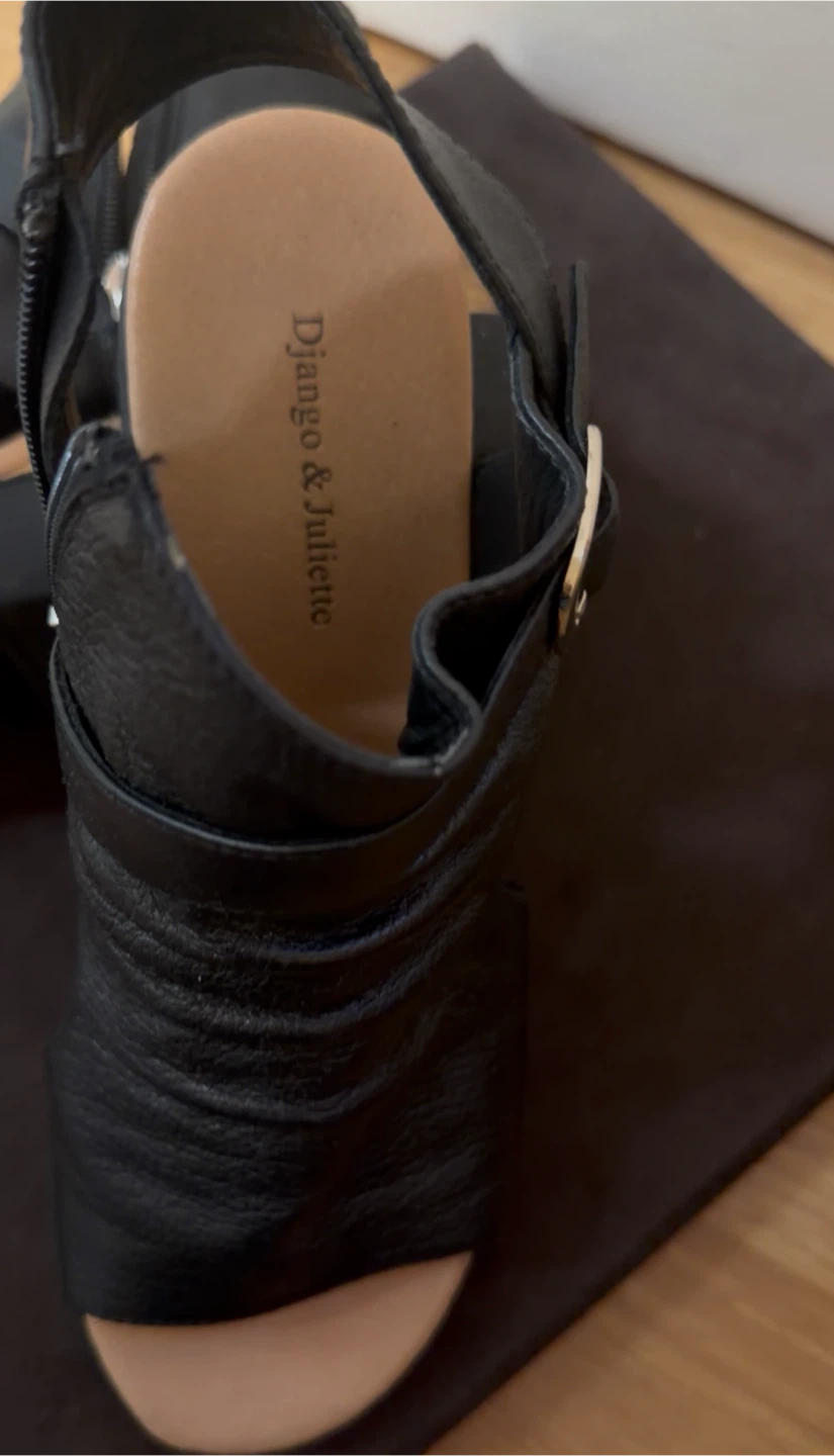 Django & Juliette black leather wedges - photo 5