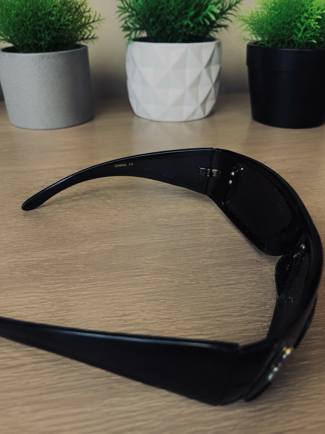 DG Designer Sunglasses – Excellent Condition (READ DESCRIPTION! - photo 2