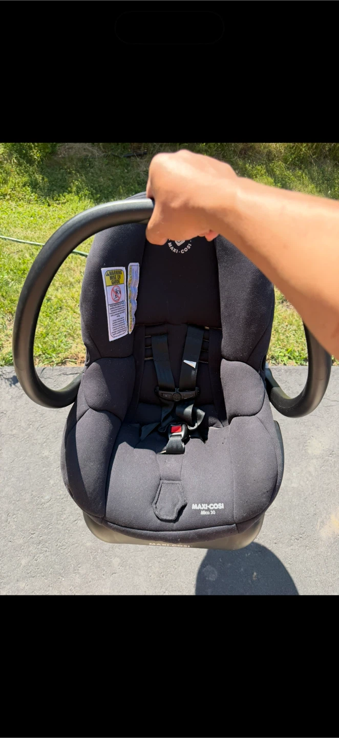 Maxi Cosi Infant Carseat - Expires: 2028, June - photo 4