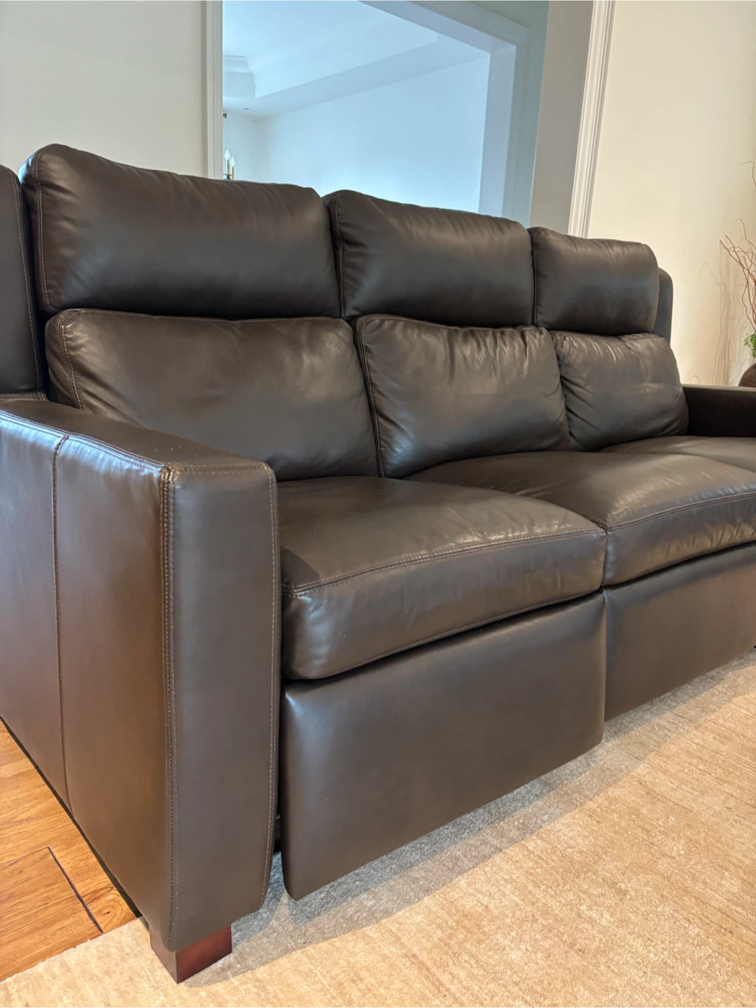 HIGH END CUSTOM MADE POWER Leather Reclining Sofa - photo 5