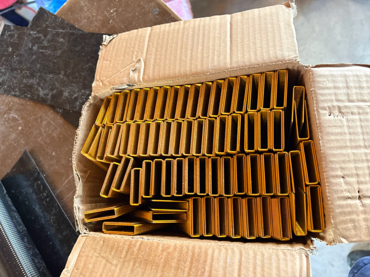 Bissett 16 GA Galvanized Staples 7/16" x 1-1/2"