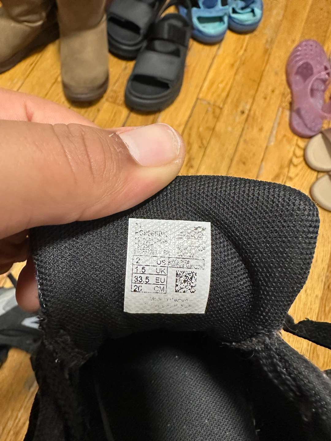 Kids sneakers