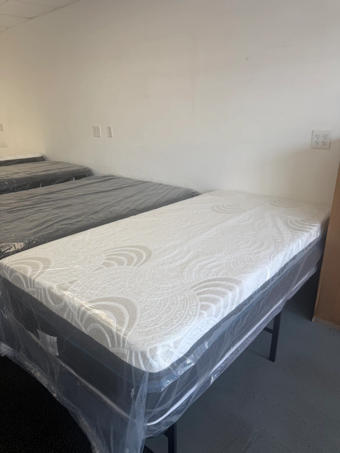 Queen Size Mattress Memory Gel