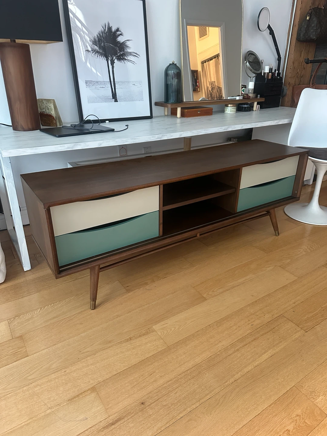 WALNUT WOOD MCM VINTAGE STYLE CREDENZA TV ENTERTAINMENT STAND