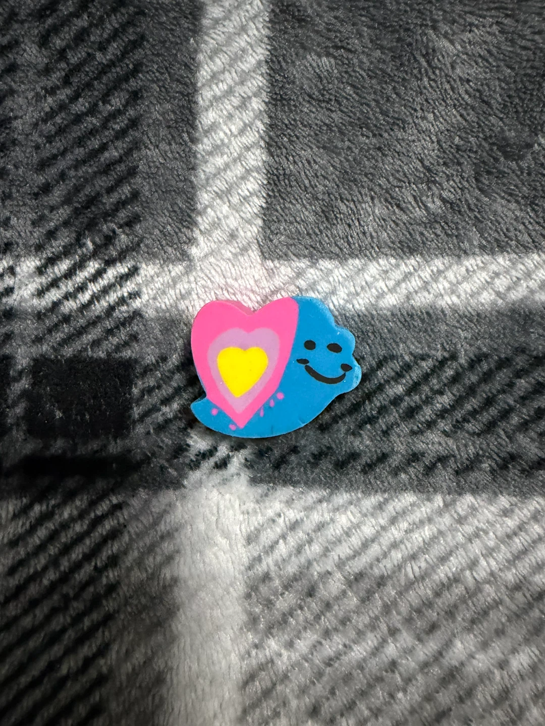 Blue creature eraser with heart detail - photo 2