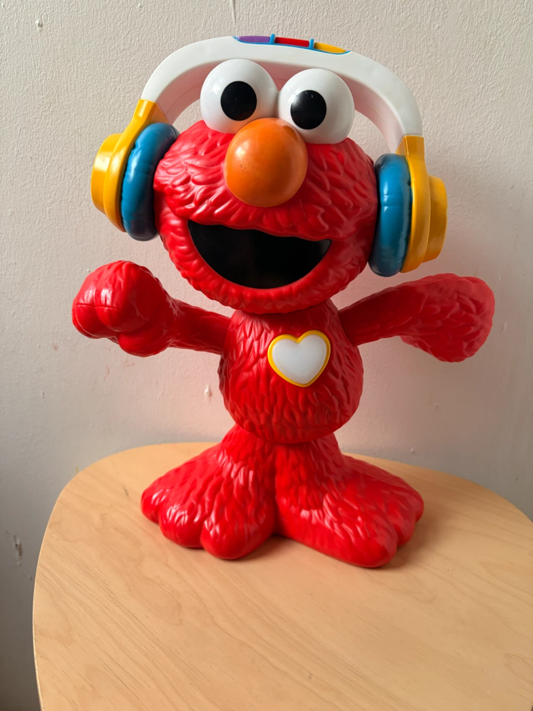 Talking,dancing Elmo toy