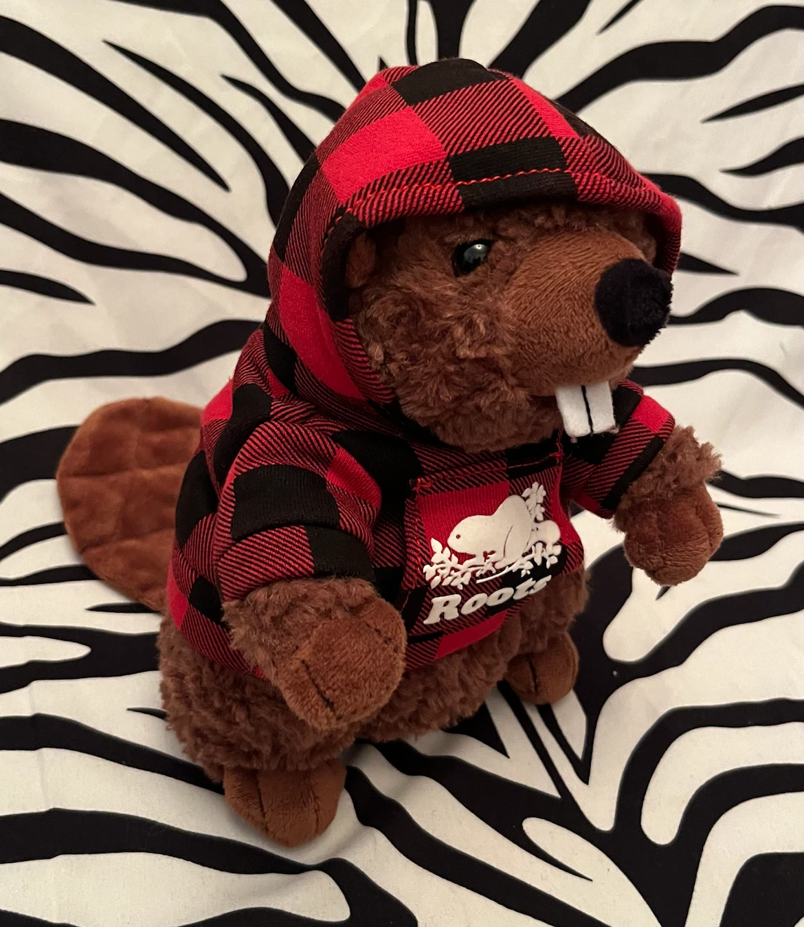 🇨🇦 Roots Canada Mascot Plush Toy in Plaid Hoodie 🇨🇦