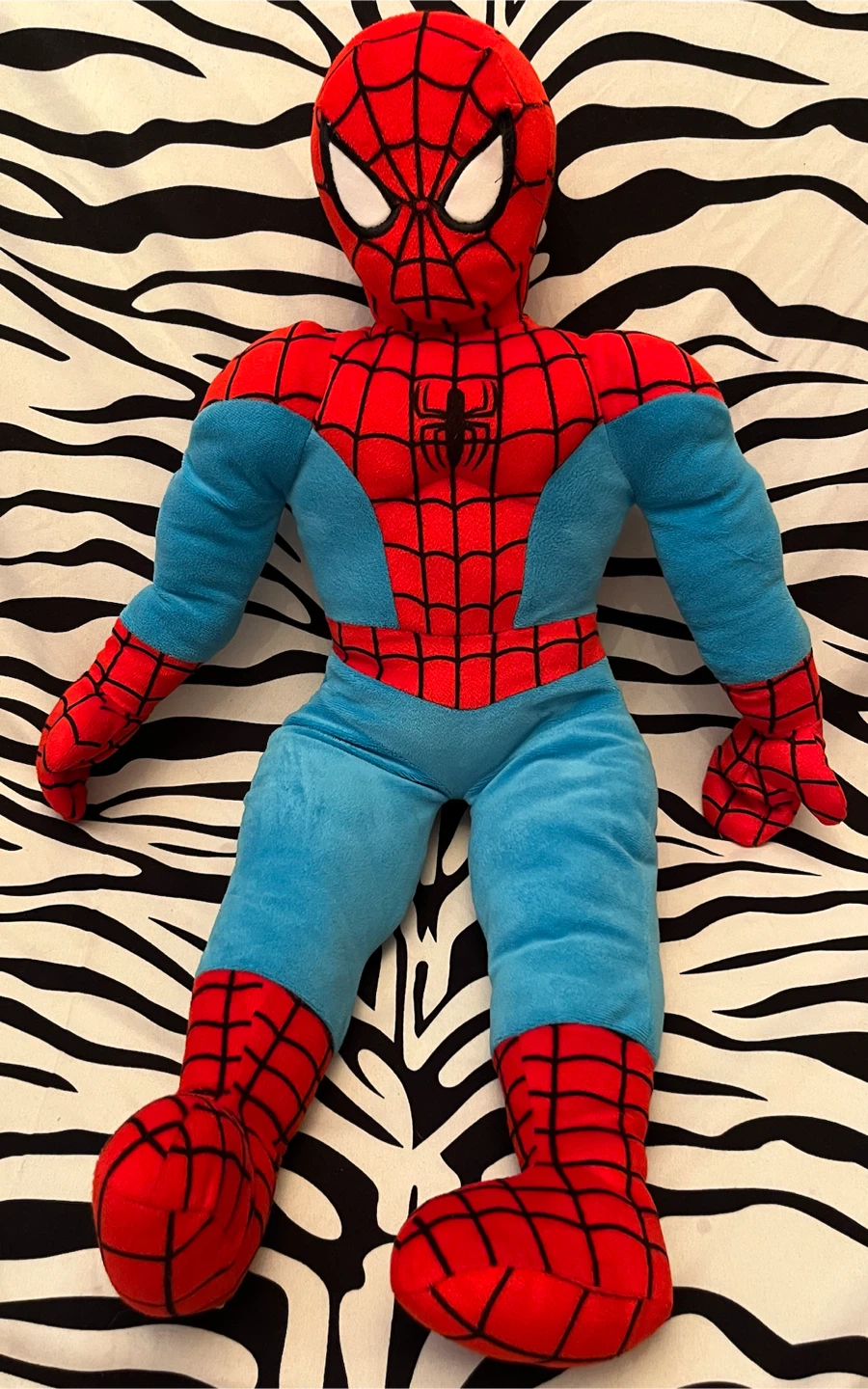 🕷️ Jay Franco Marvel Spider-Man jumbo plush pillow buddy 🕷️ - photo 2