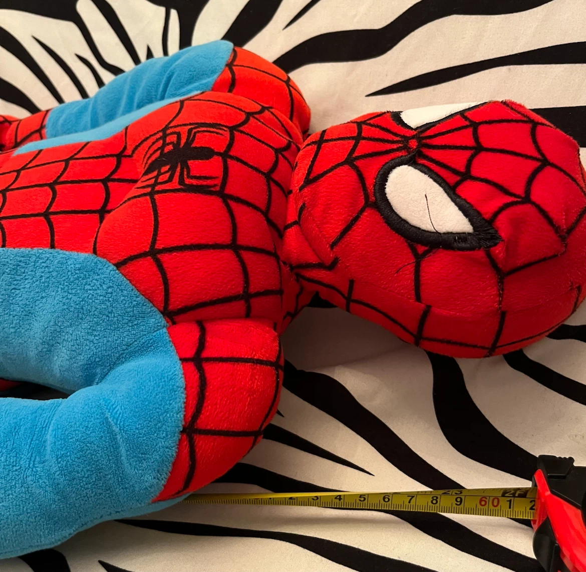 🕷️ Jay Franco Marvel Spider-Man jumbo plush pillow buddy 🕷️ - photo 4