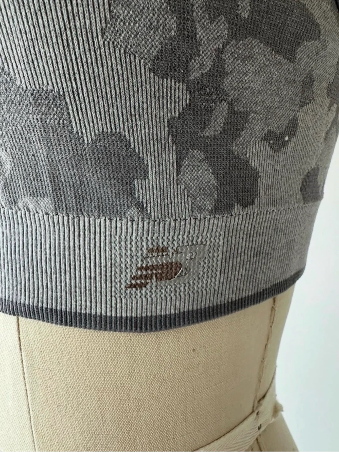 New balance Grey padded Sports Bra size medium - photo 3