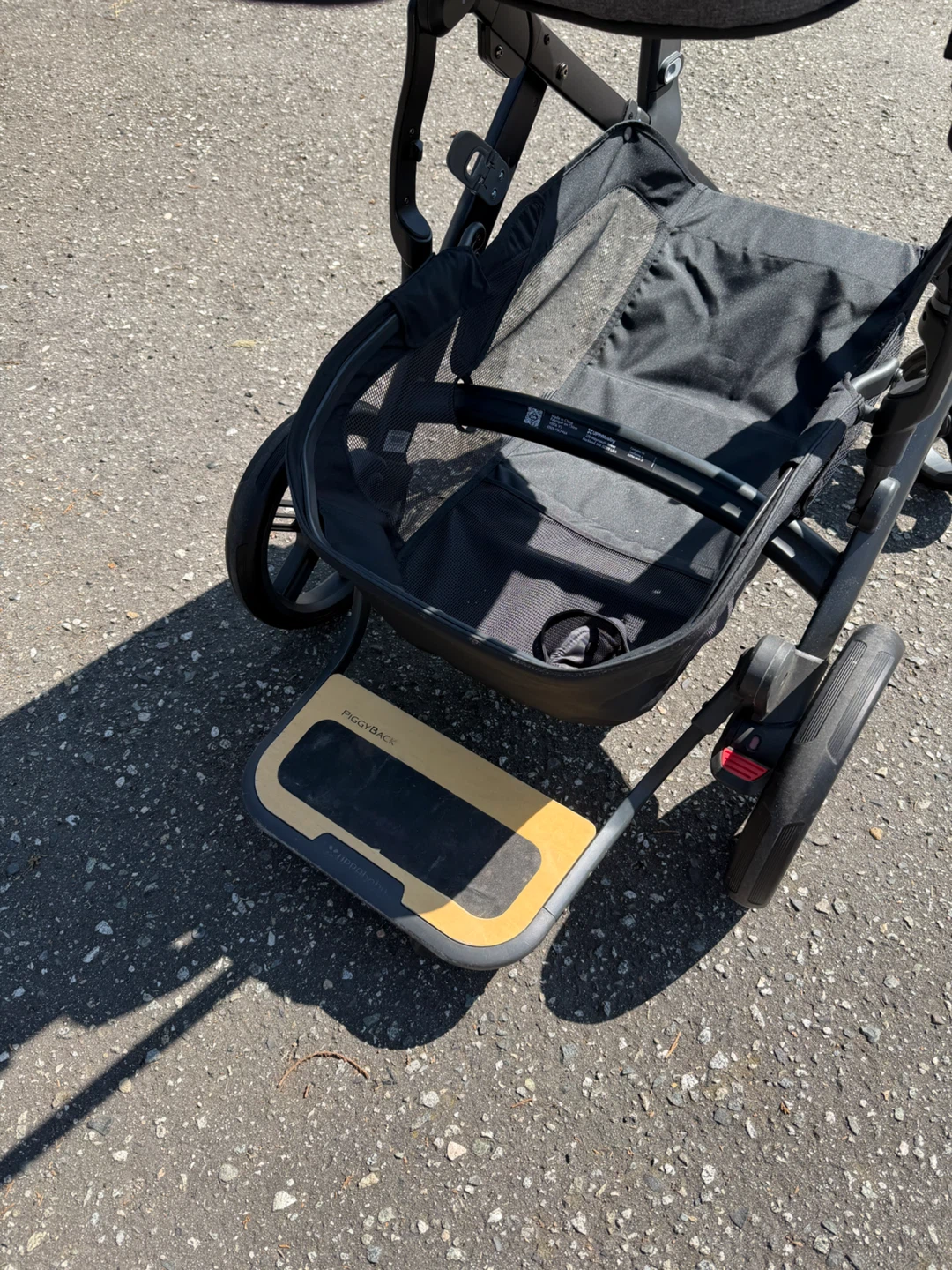 Uppababy Vista V3 stroller + adapters and ride along board - photo 5