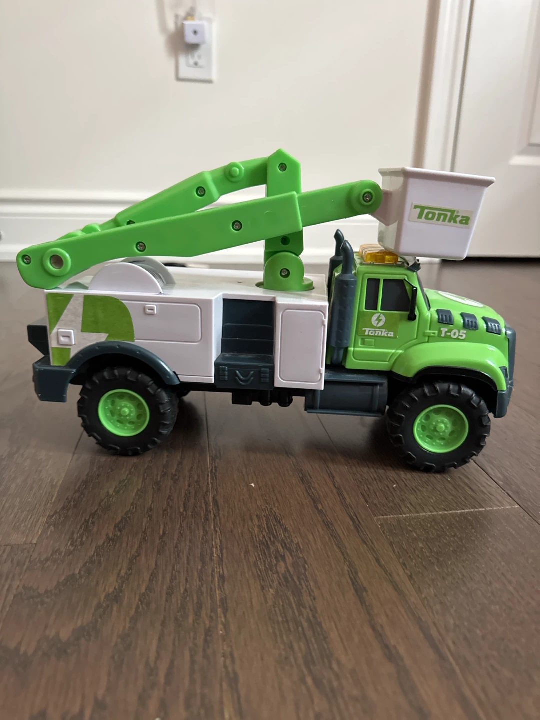 Tonka Lights & Sounds Bucket Truck - photo 2
