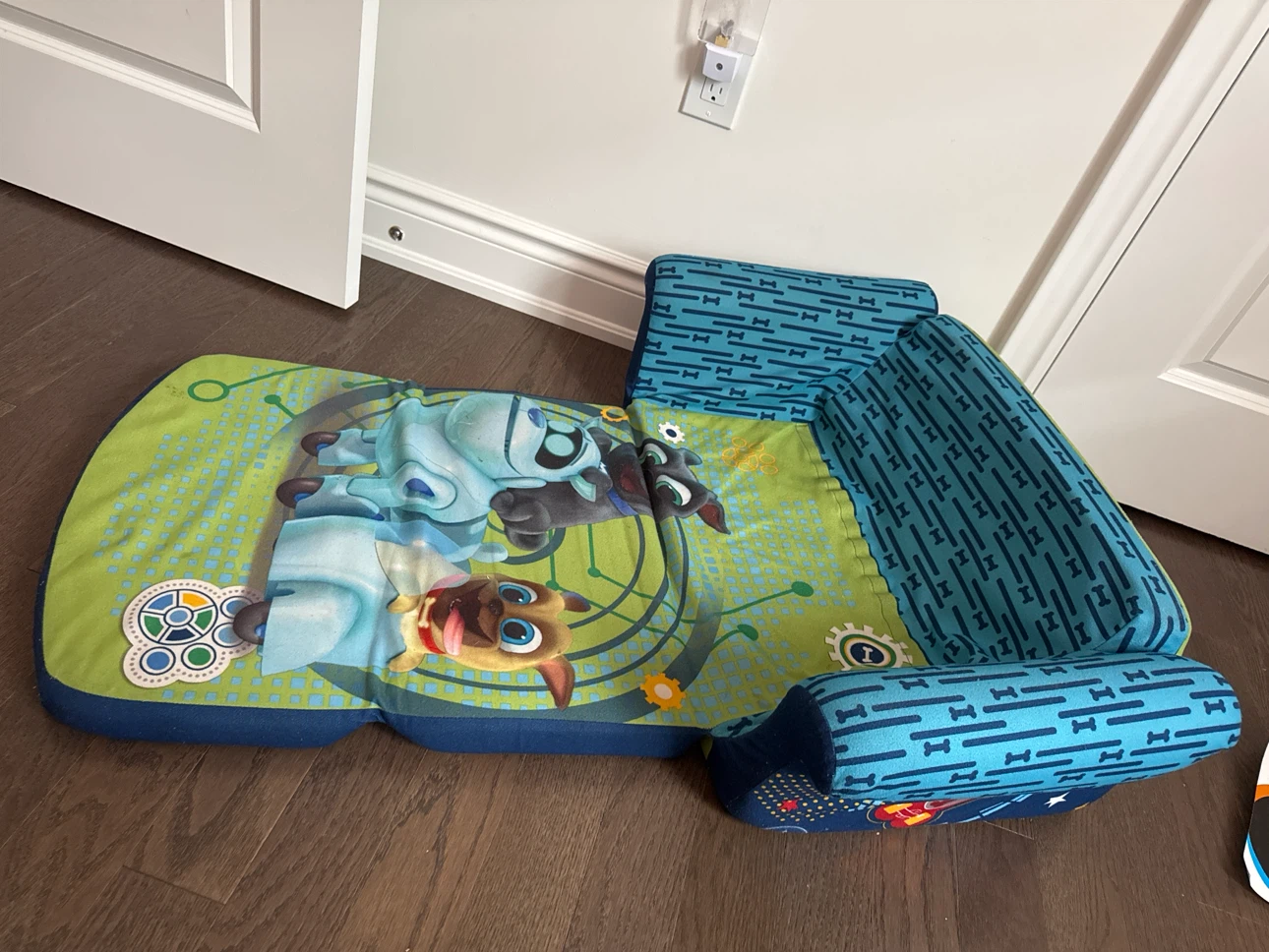 Puppy Dog Pals Flip Out Sofa Lounger - photo 2