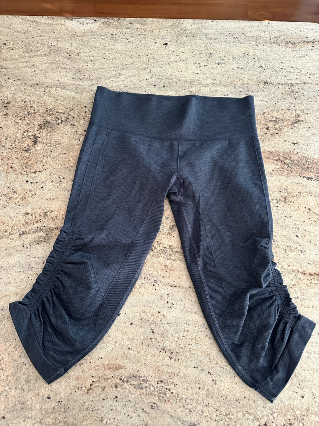 Lululemon "In The Flow” crop - size 6