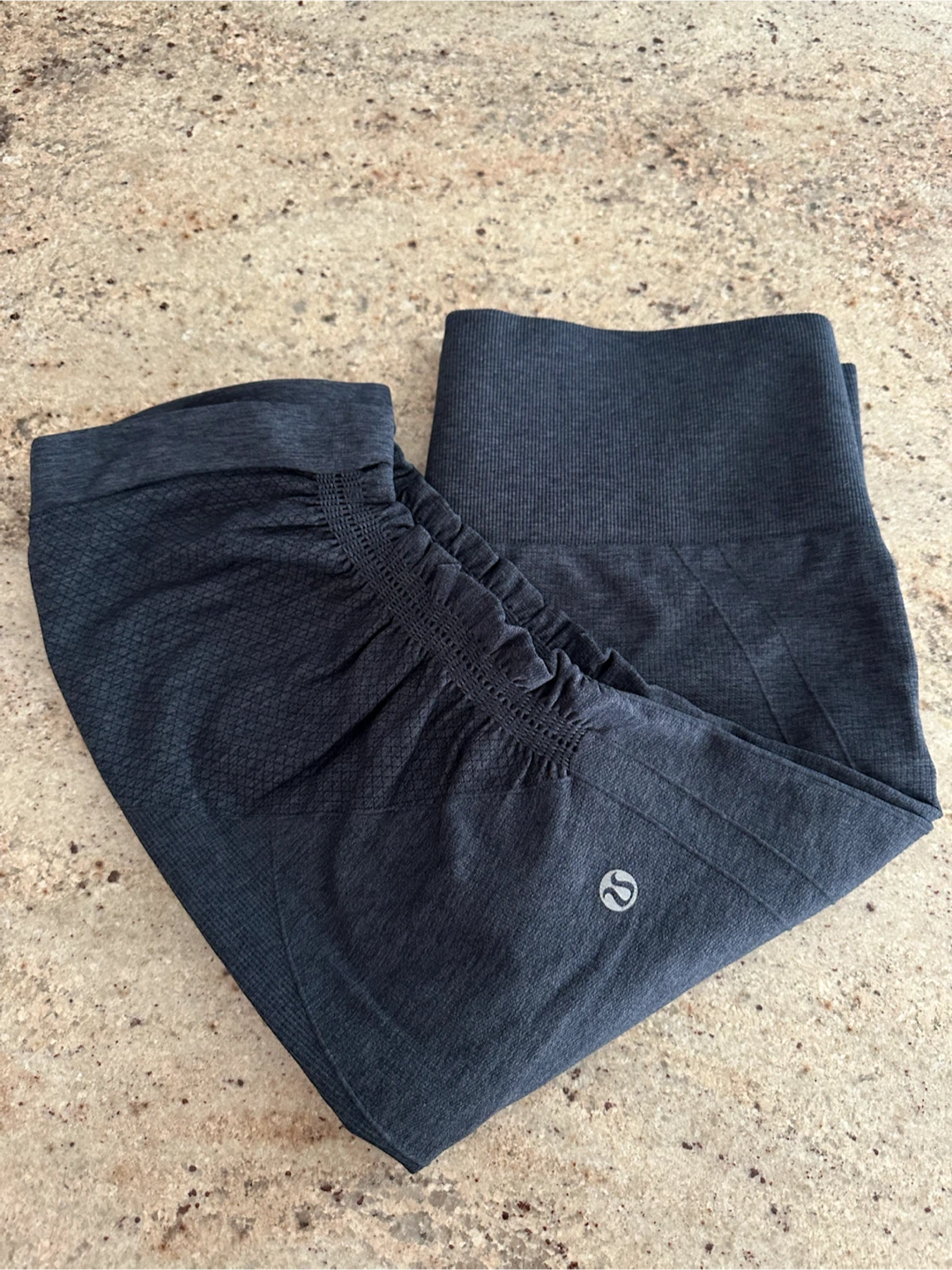 Lululemon "In The Flow” crop - size 6 - photo 5