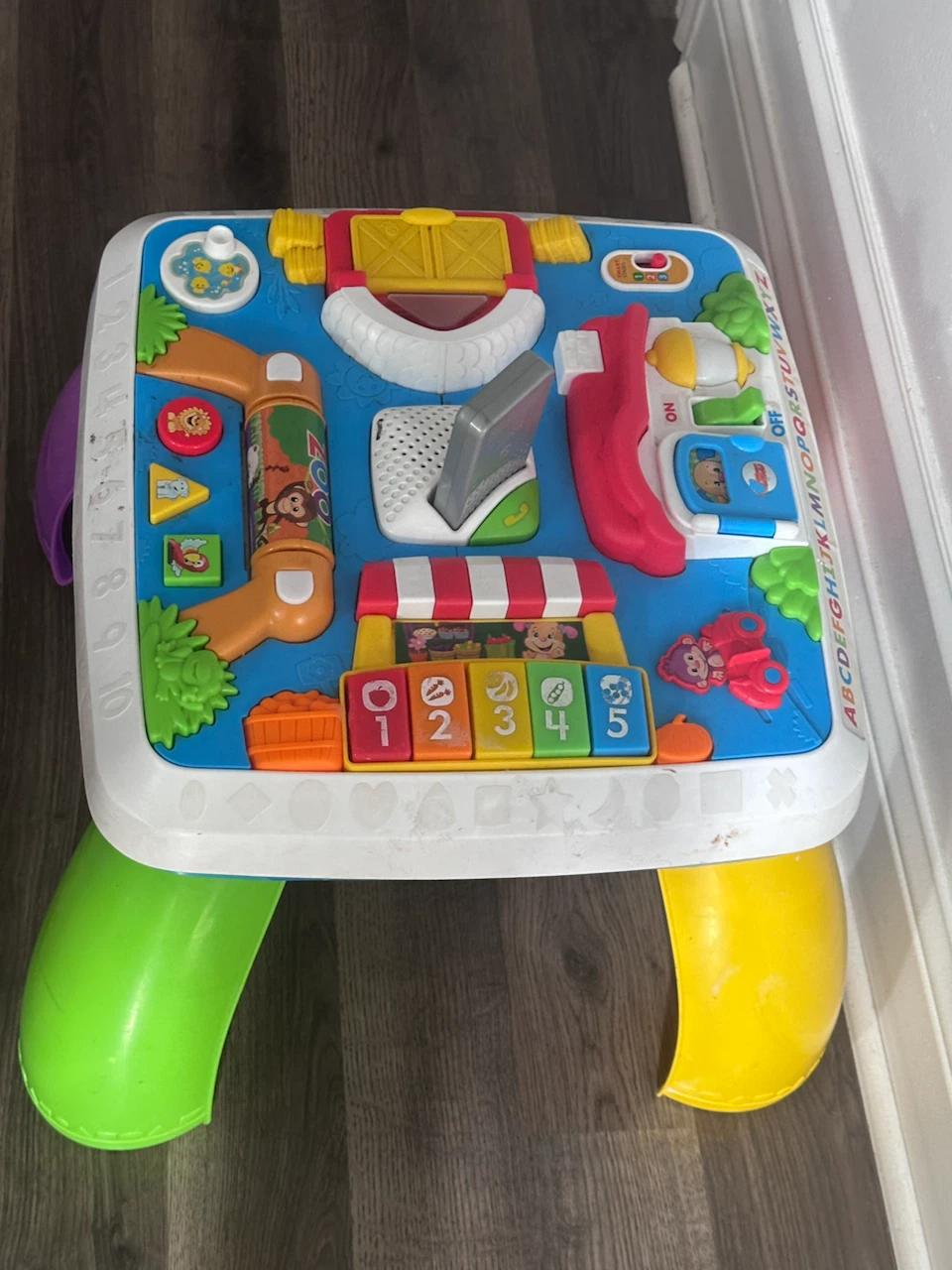 Fisher-Price Laugh & Learn Smart Learning Table