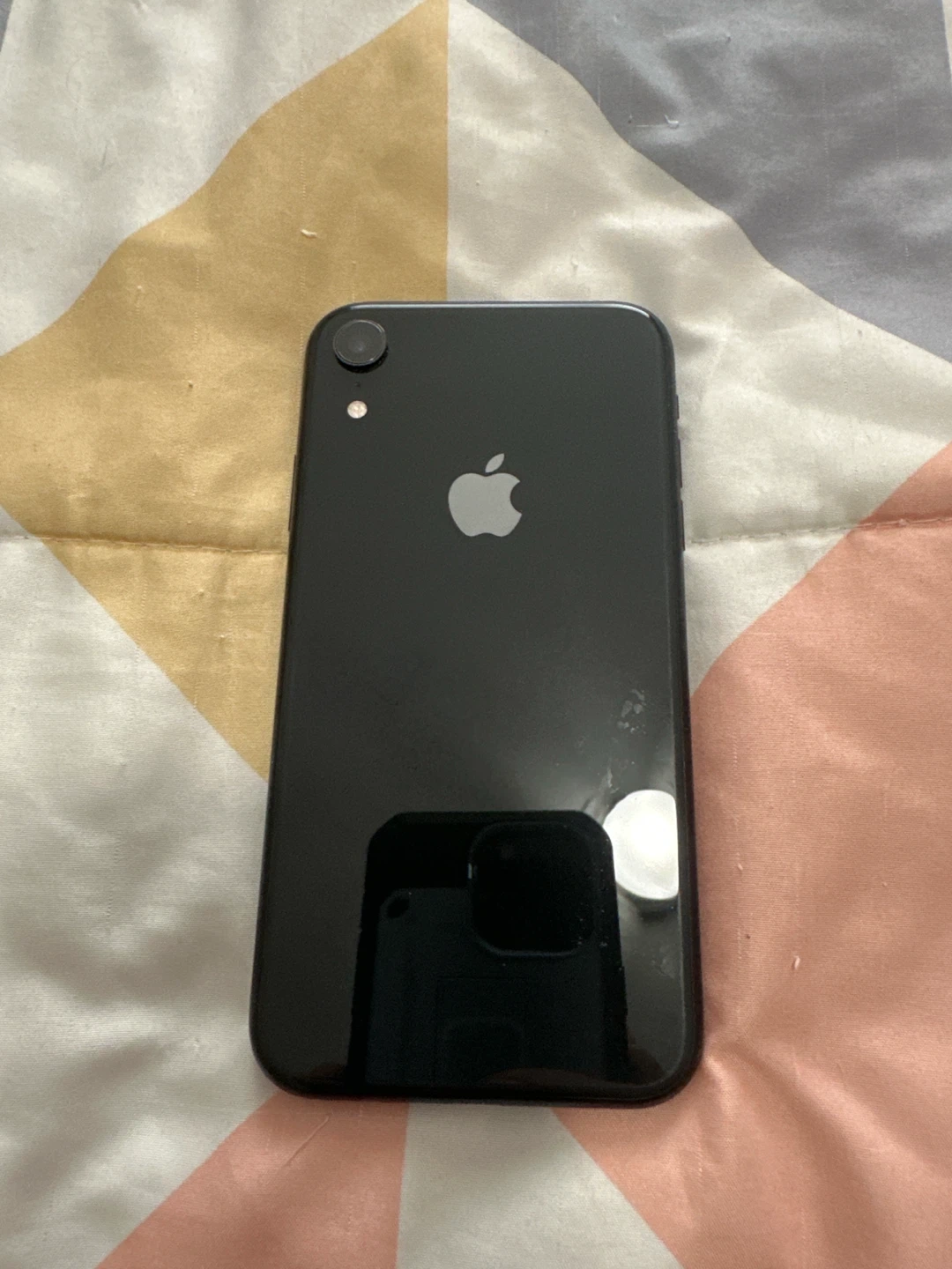 iPhone XR - photo 2