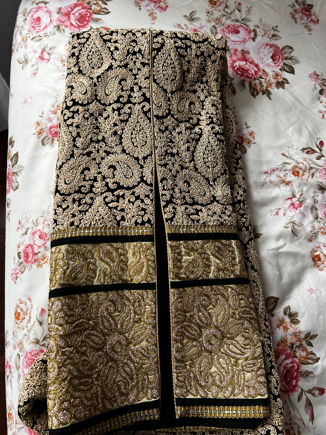 Heavily embroidered ladies Sherwani - photo 3
