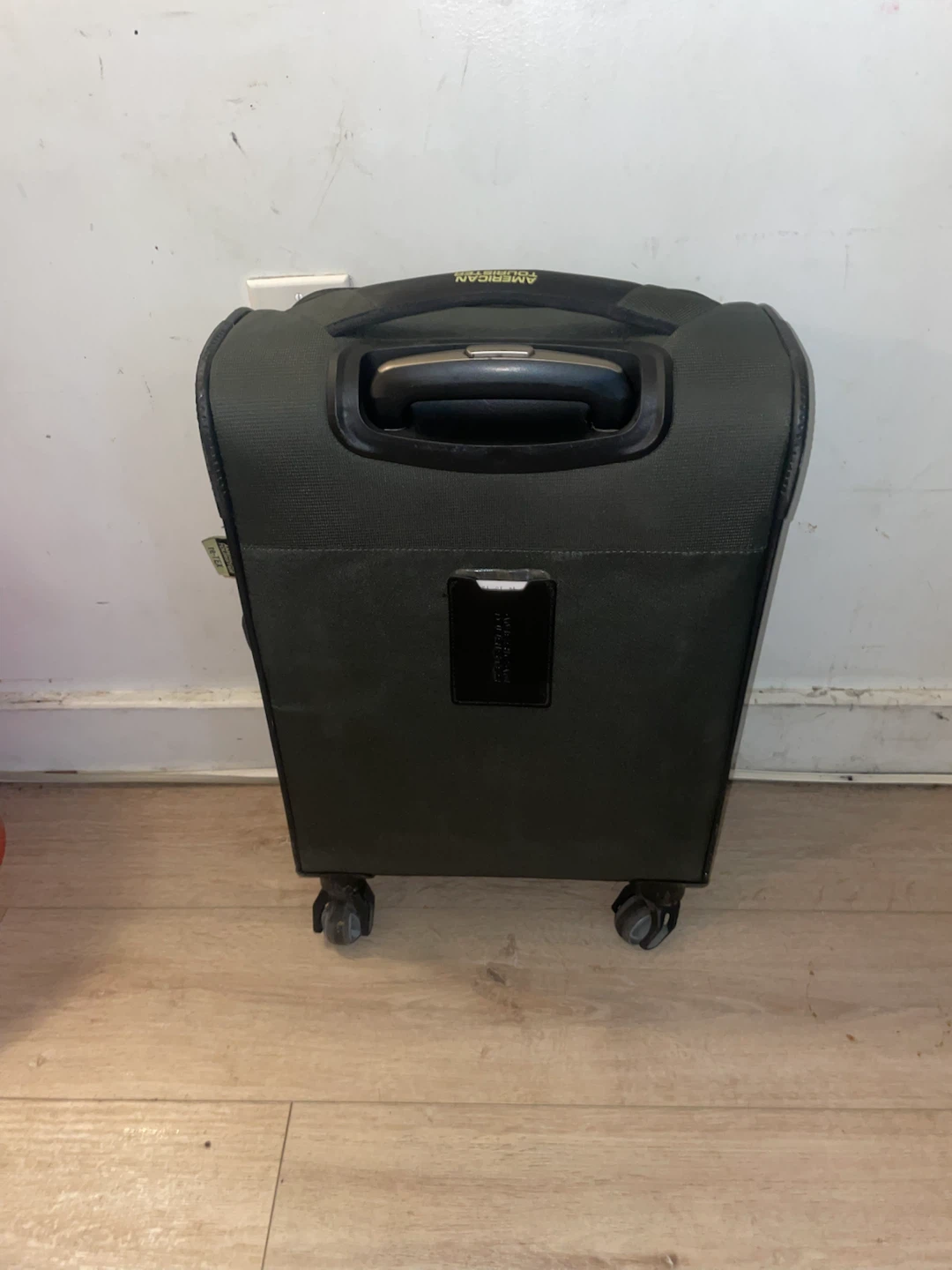 American Tourister Suitcase - photo 2