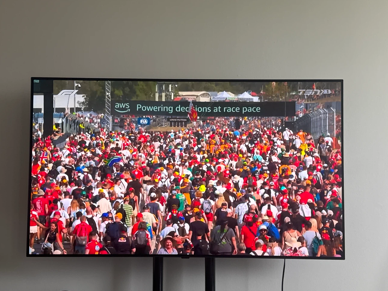 LG Smart TV - photo 2
