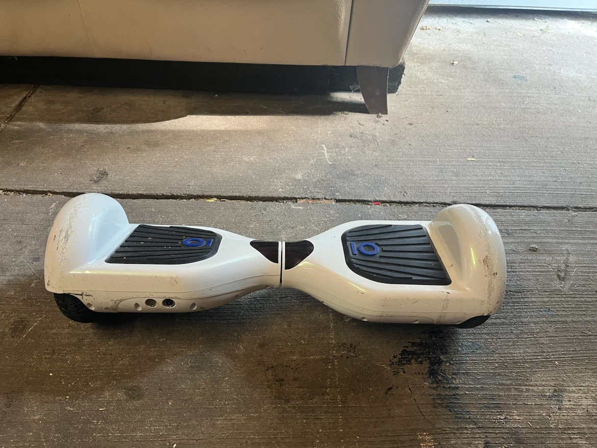 White Hoverboard with Black Footpads - photo 2