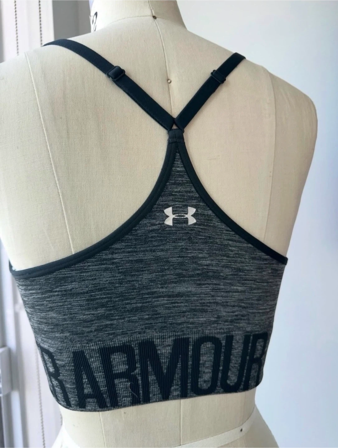 Under Armour Sports Bra size 4 - photo 2