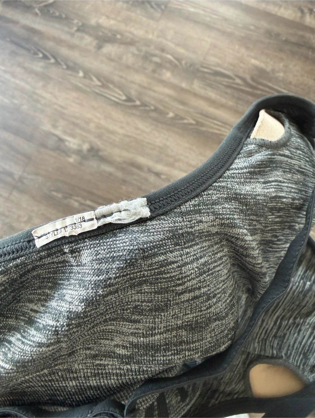 Under Armour Sports Bra size 4 - photo 3