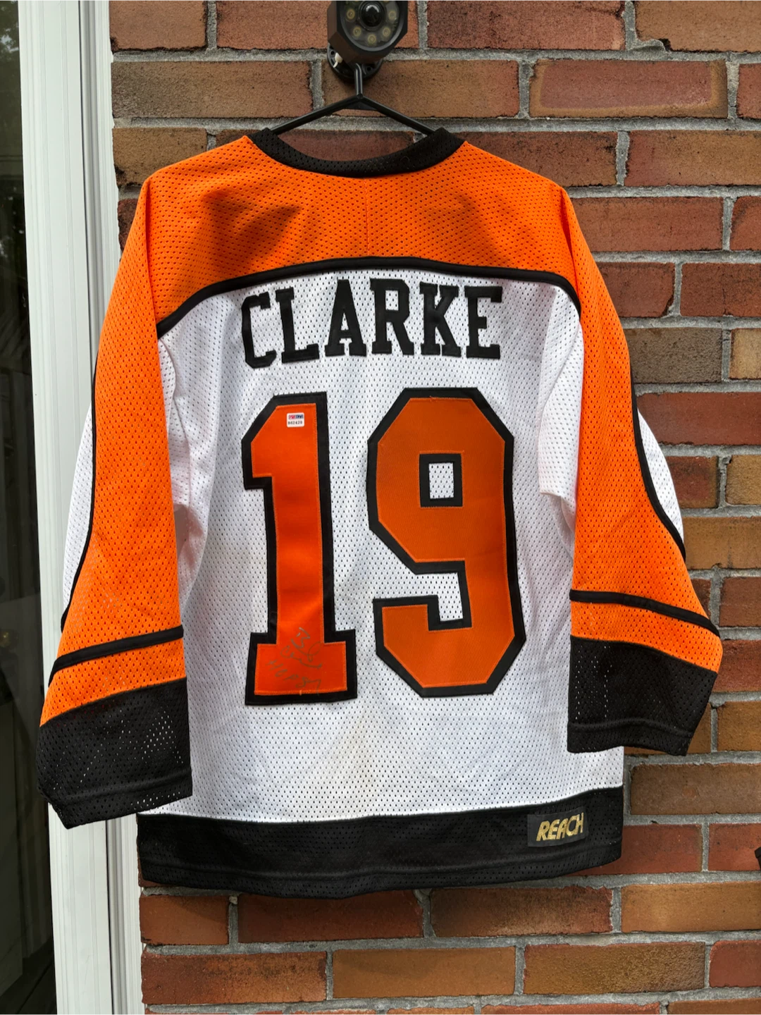 🏒⚾🍁 CANADIAN SPORTS MEMORABILIA COLLECTION — 3 SIGNED JERSEYS