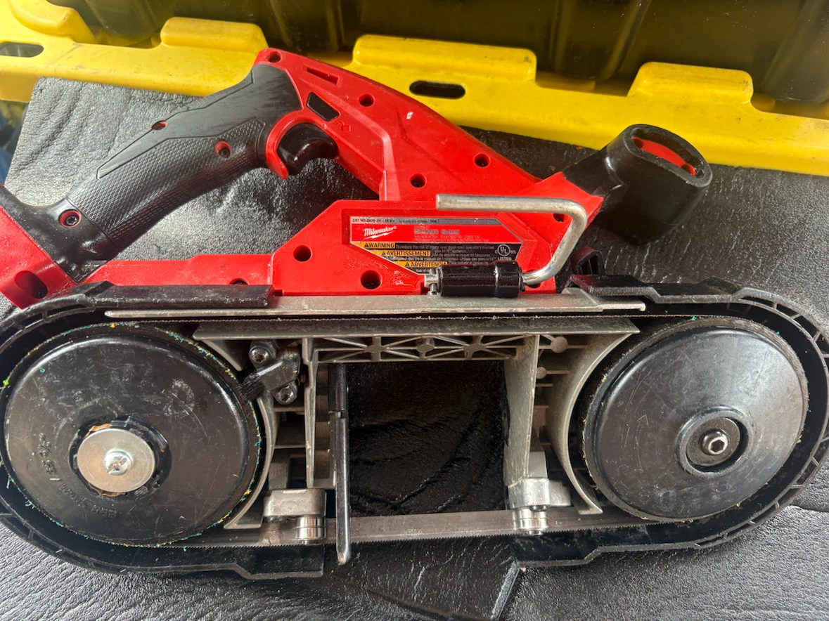 Milwaukee M18 FUEL Band Saw - photo 2