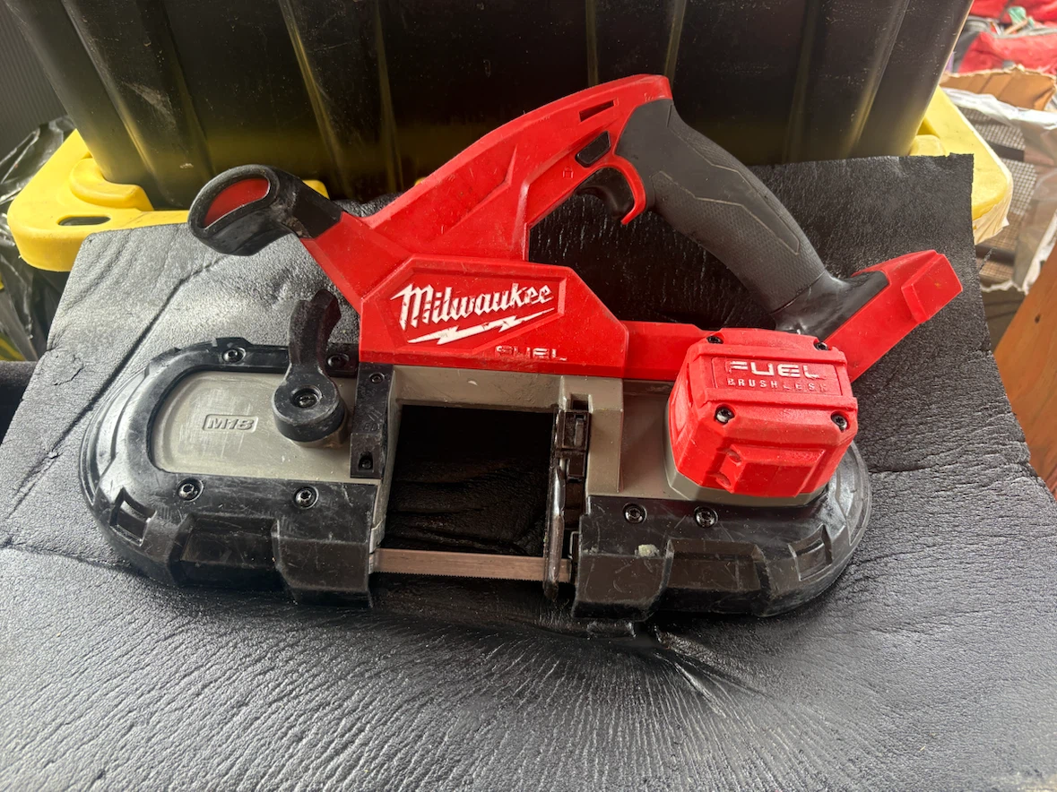 Milwaukee M18 FUEL Band Saw - photo 3