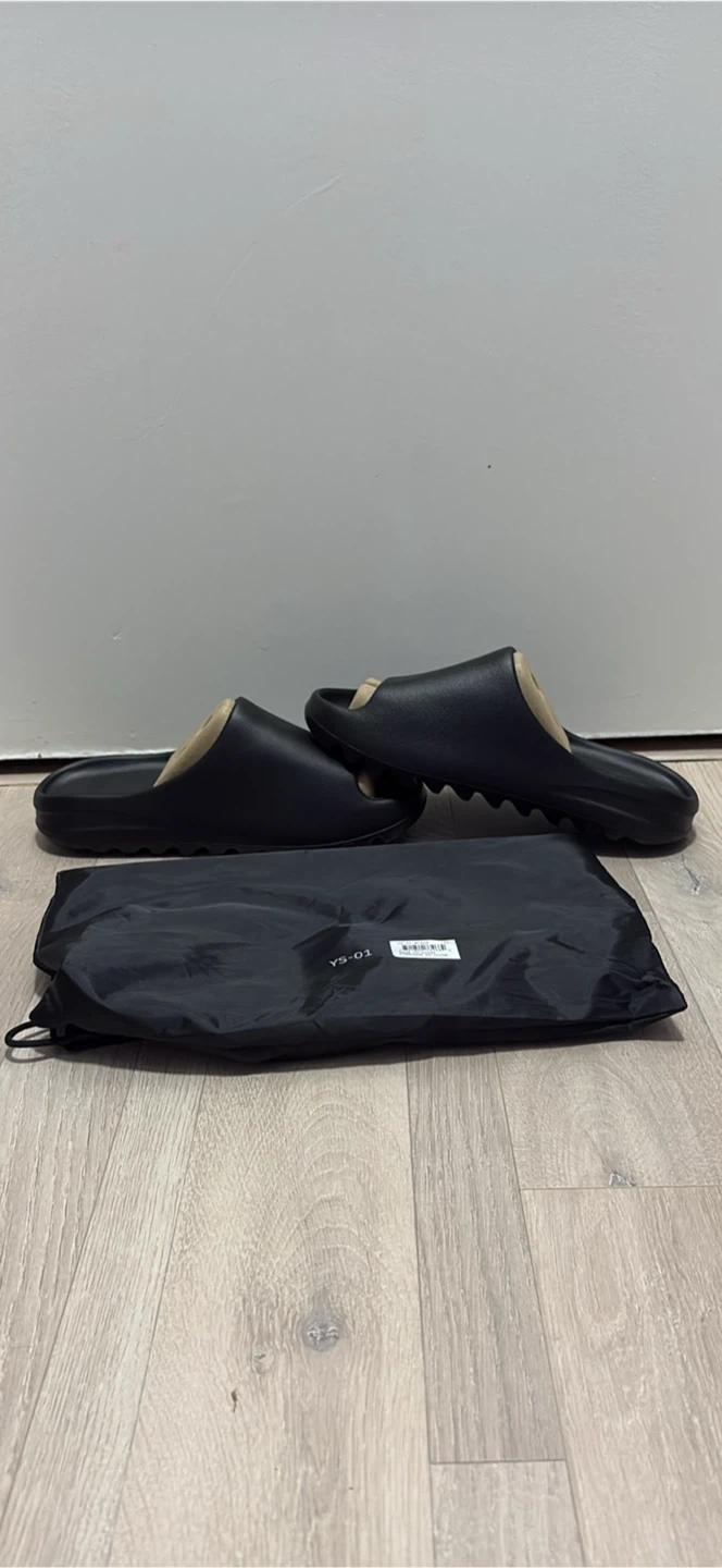 YZY YS-01 Slides