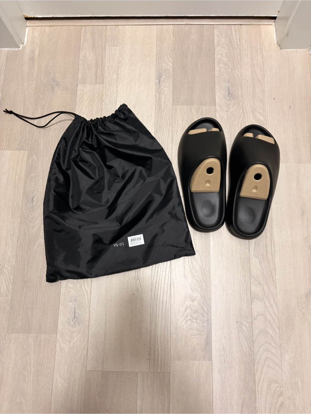 YZY YS-01 Slides - photo 2