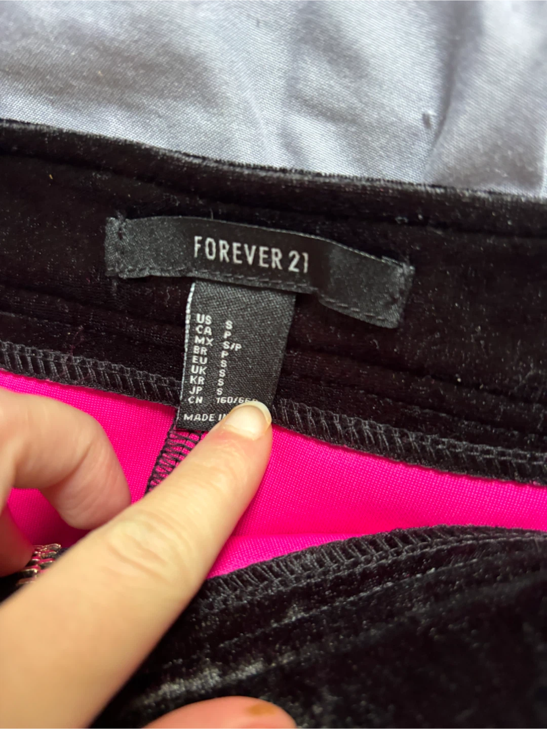 Forever 21 Black Velvet Skirt with Pink Lining - photo 2