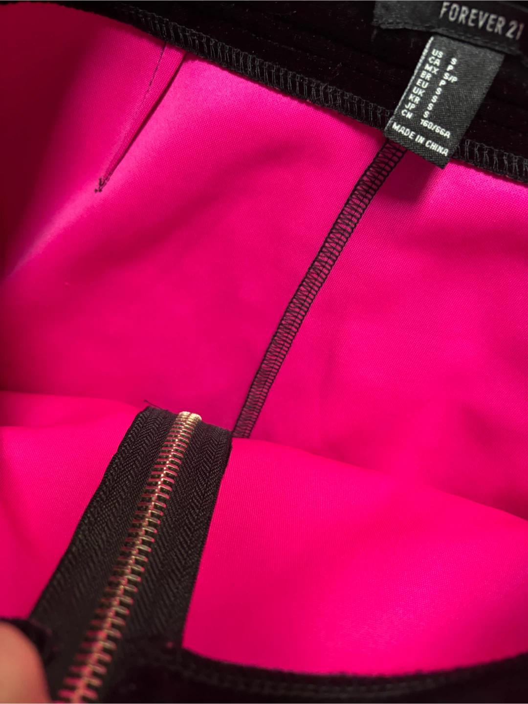 Forever 21 Black Velvet Skirt with Pink Lining - photo 3
