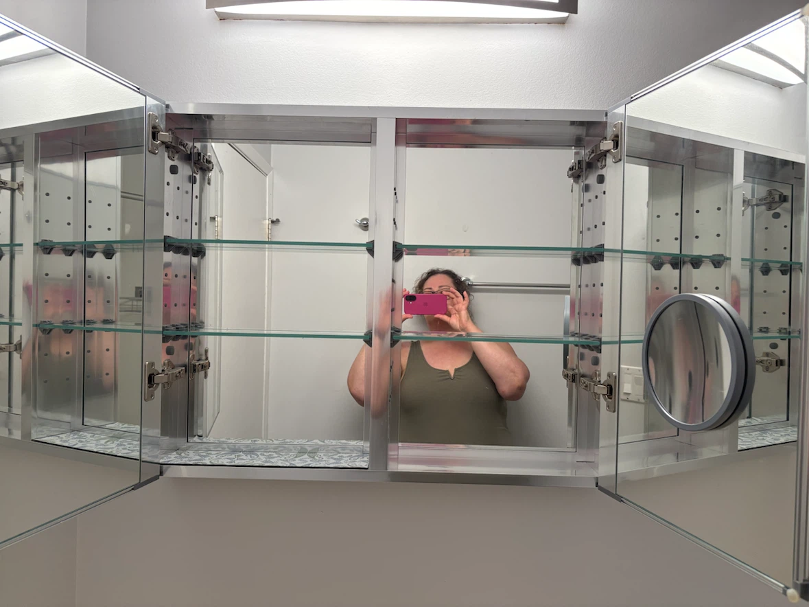 Medicine Cabinet with Mirrored Doors - photo 2