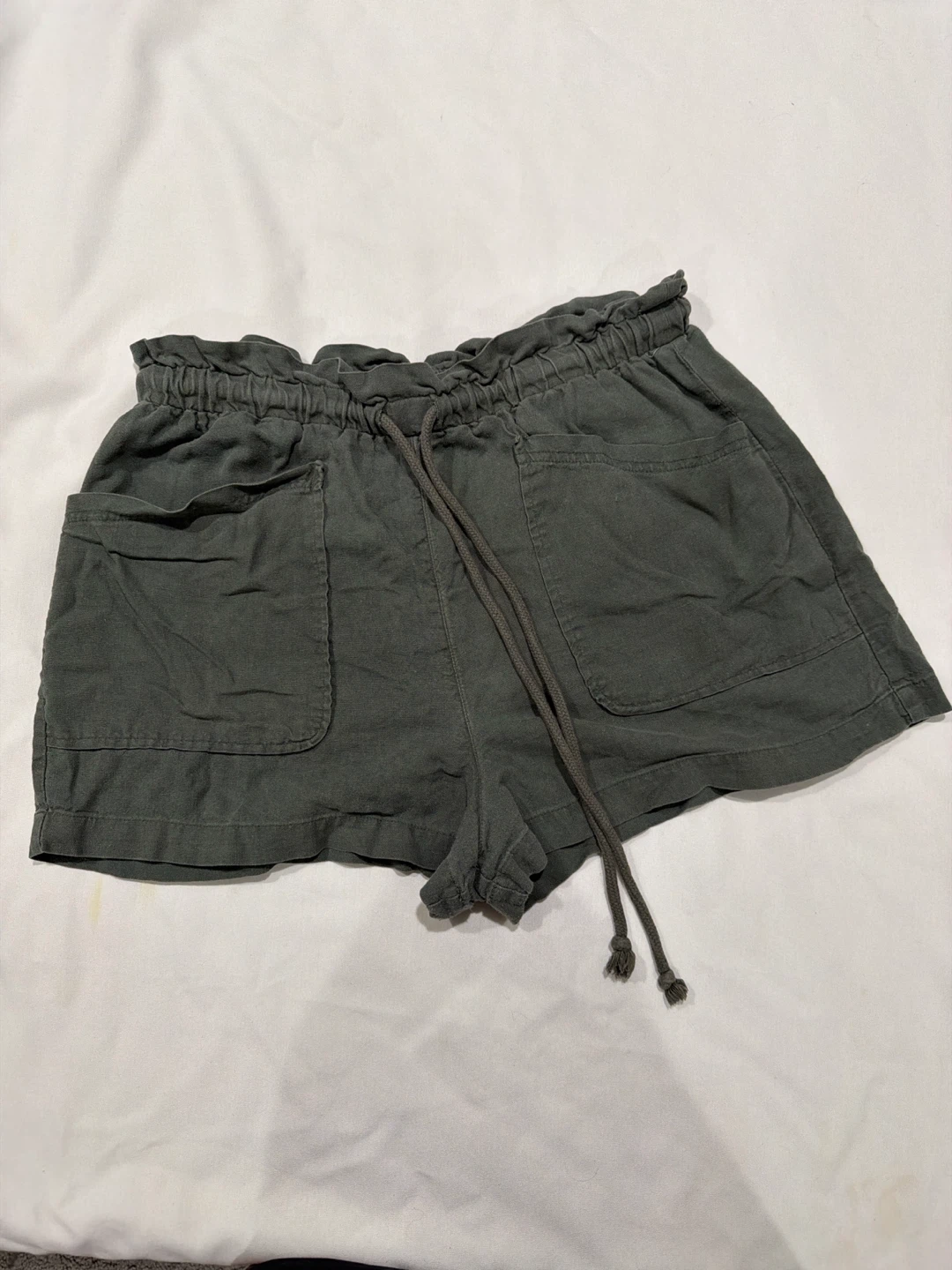 Universal Thread Women's Paperbag Waist Shorts Size M