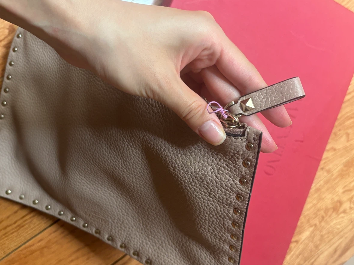 Valentino Garavani Rockstud Clutch Pouch - photo 3