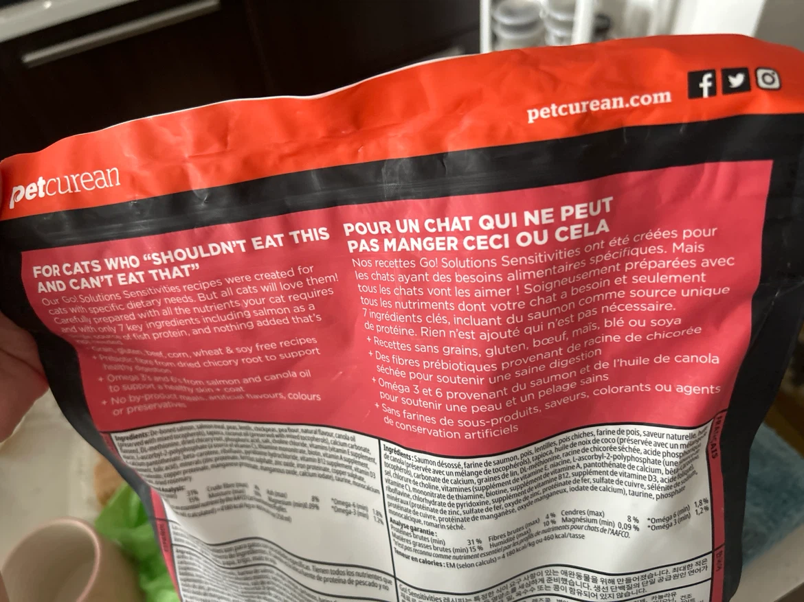 go! SOLUTIONS Sensitivities cat food - photo 2